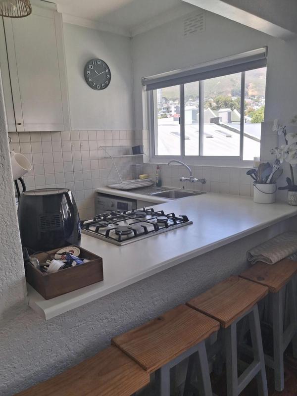 To Let 1 Bedroom Property for Rent in Oranjezicht Western Cape